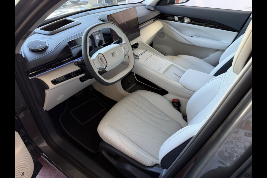 GEELY E5 Max+ 68 kWh | 475KM Bereik Speciaal Wit Leer Topuitvoering | Panoramadak | Elektr. Achterklep | 360° Camera | 8 Jaar Garantie Geely Wijchen