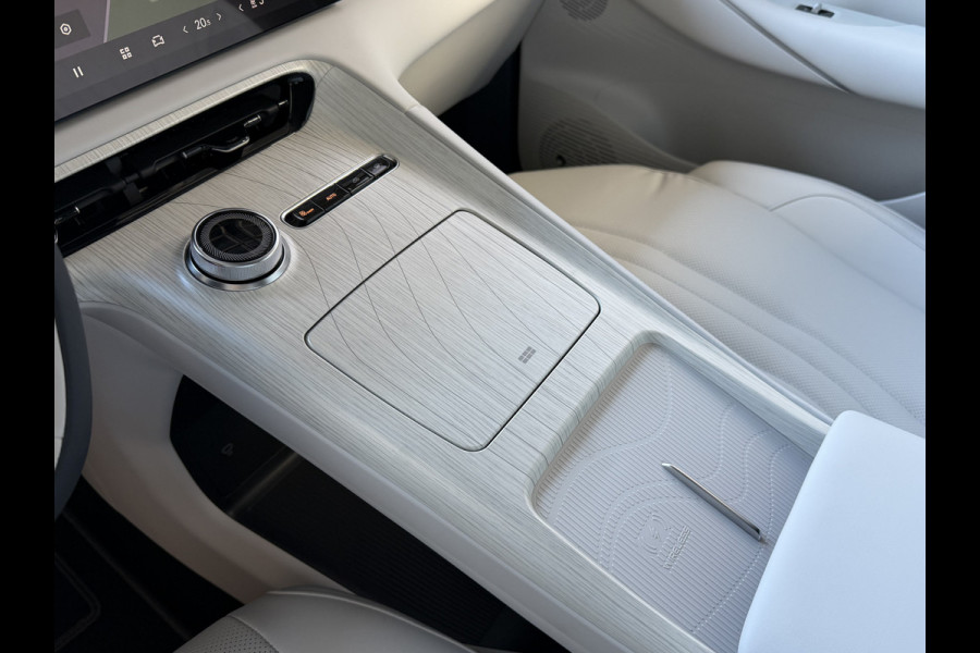 GEELY E5 Max+ 68 kWh | 475KM Bereik Speciaal Wit Leer Topuitvoering | Panoramadak | Elektr. Achterklep | 360° Camera | 8 Jaar Garantie Geely Wijchen