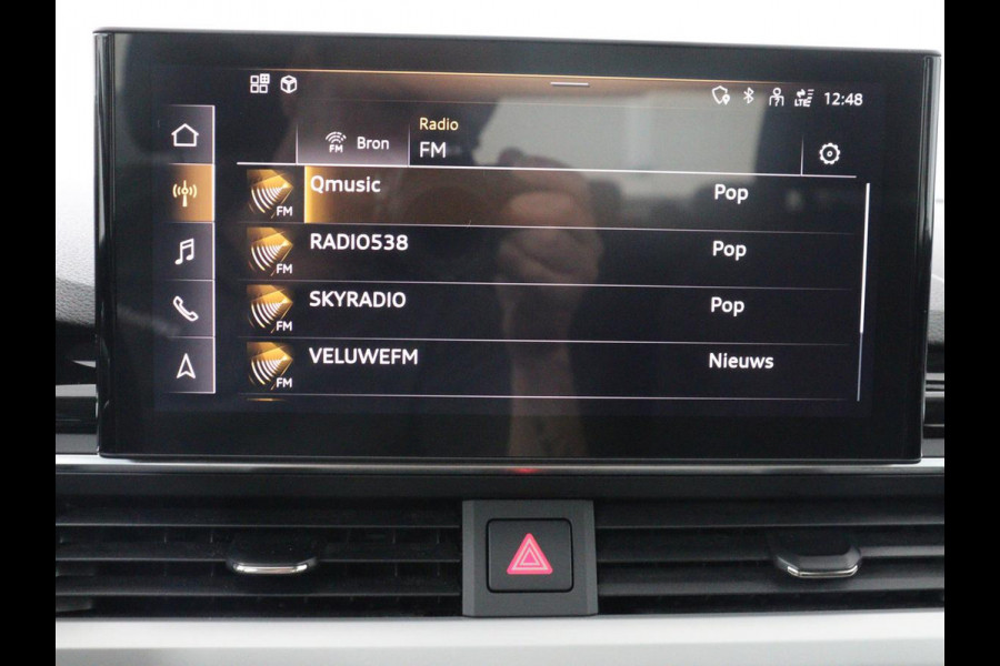 Audi A4 Limousine 35 TFSI Launch edition Business | Cruise controle | Navigatie | Carplay | Sfeerverlichting | Drive select | Virtueel dashboard | Parkeersensoren