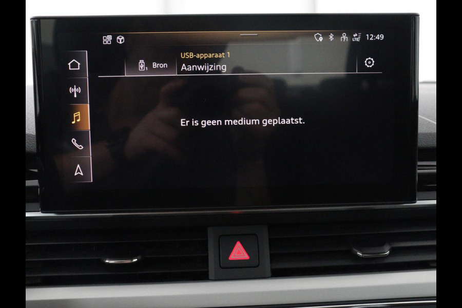 Audi A4 Limousine 35 TFSI Launch edition Business | Cruise controle | Navigatie | Carplay | Sfeerverlichting | Drive select | Virtueel dashboard | Parkeersensoren