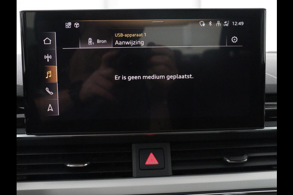 Audi A4 Limousine 35 TFSI Launch edition Business | Cruise controle | Navigatie | Carplay | Sfeerverlichting | Drive select | Virtueel dashboard | Parkeersensoren