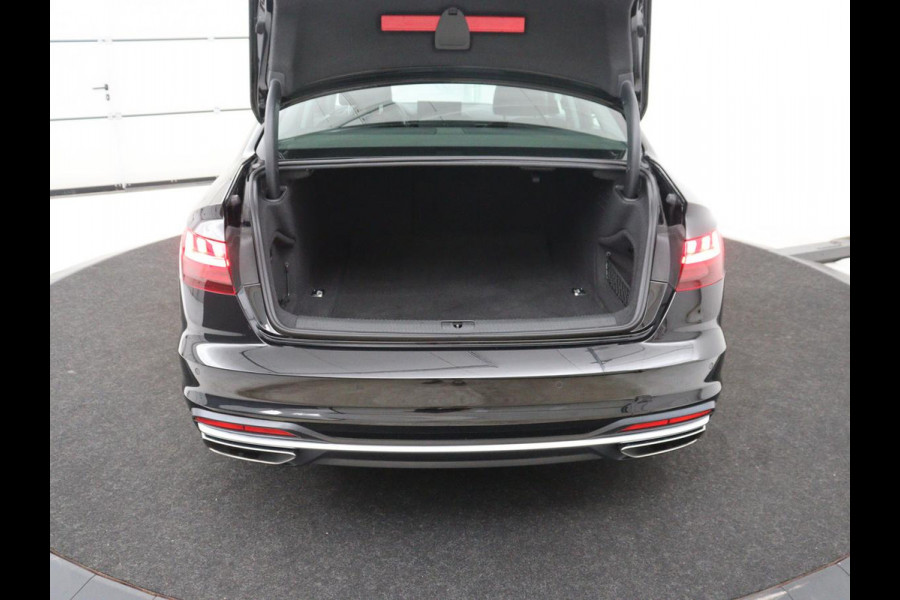 Audi A4 Limousine 35 TFSI Launch edition Business | Cruise controle | Navigatie | Carplay | Sfeerverlichting | Drive select | Virtueel dashboard | Parkeersensoren