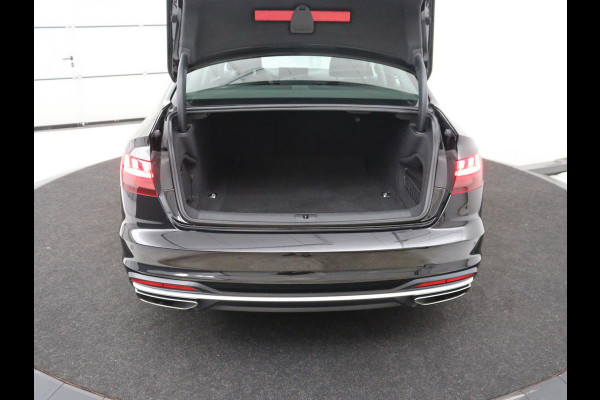 Audi A4 Limousine 35 TFSI Launch edition Business | Cruise controle | Navigatie | Carplay | Sfeerverlichting | Drive select | Virtueel dashboard | Parkeersensoren