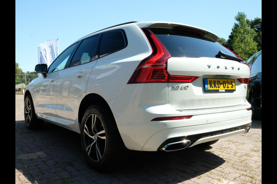 Volvo XC60 2.0 T6 Plug-in hybrid AWD R-Design 340 PK | Panoramadak | Standkachel | Harman Kardon audio | Stoelverwarming / koeling