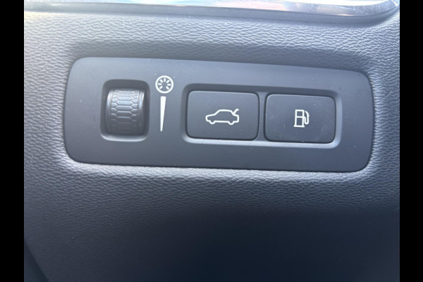 Volvo XC60 2.0 T6 Plug-in hybrid AWD R-Design 340 PK | Panoramadak | Standkachel | Harman Kardon audio | Stoelverwarming / koeling