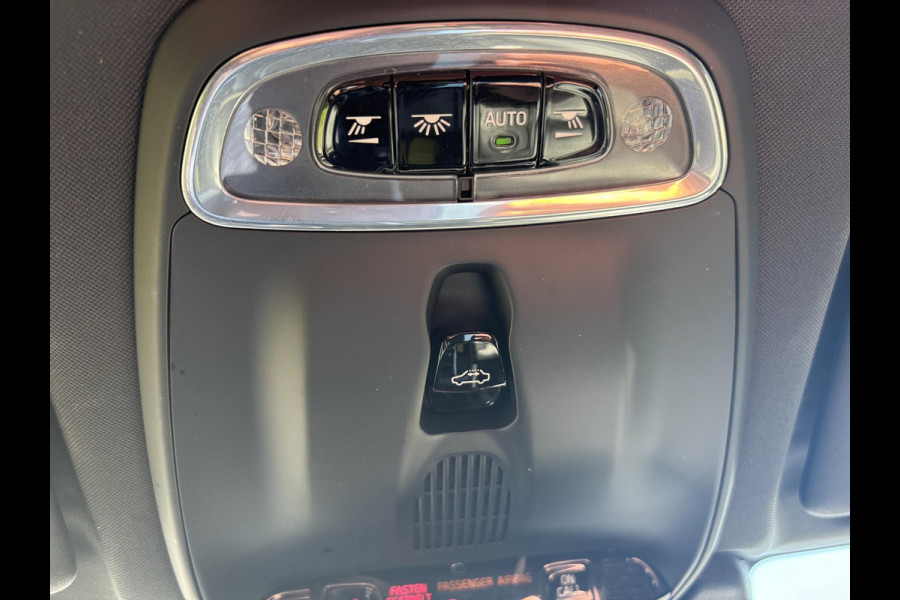 Volvo XC60 2.0 T6 Plug-in hybrid AWD R-Design 340 PK | Panoramadak | Standkachel | Harman Kardon audio | Stoelverwarming / koeling