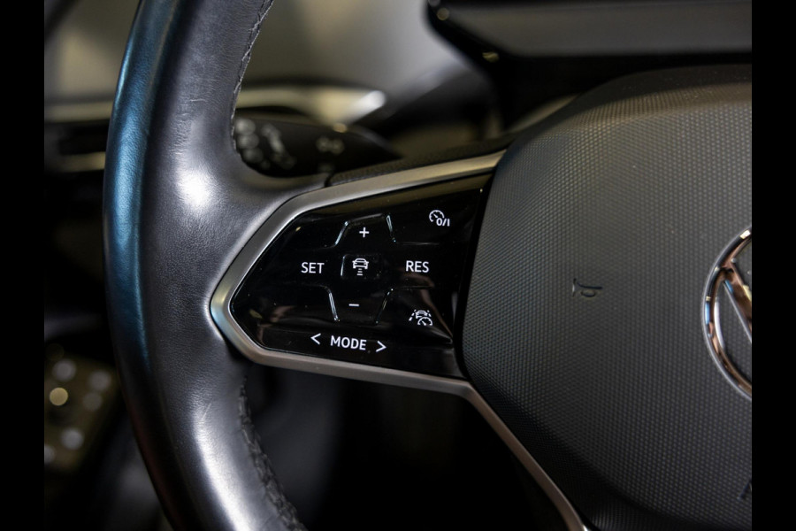 Volkswagen ID.4 Max 77 kWh SoH 95% 204pk / Panoramadak / Head up display / Memory / Achteruitrijcamera / Navigatie / Apple carplay /