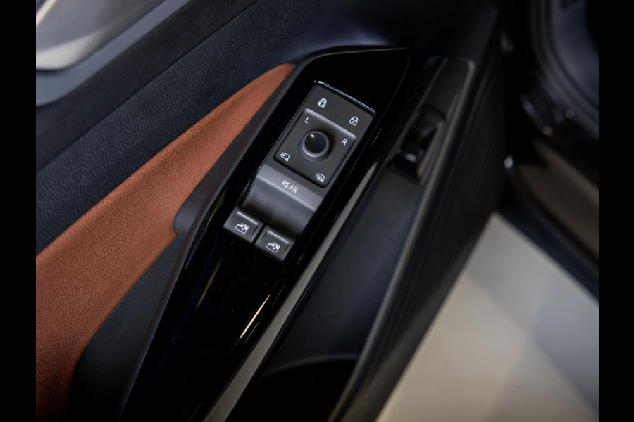 Volkswagen ID.4 Max 77 kWh SoH 95% 204pk / Panoramadak / Head up display / Memory / Achteruitrijcamera / Navigatie / Apple carplay /