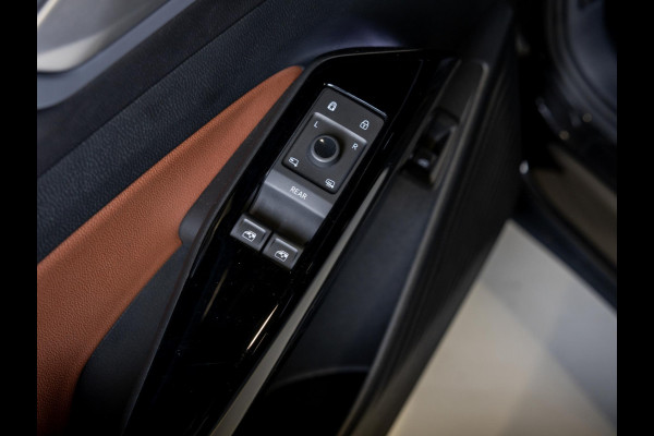 Volkswagen ID.4 Max 77 kWh SoH 95% 204pk / Panoramadak / Head up display / Memory / Achteruitrijcamera / Navigatie / Apple carplay /