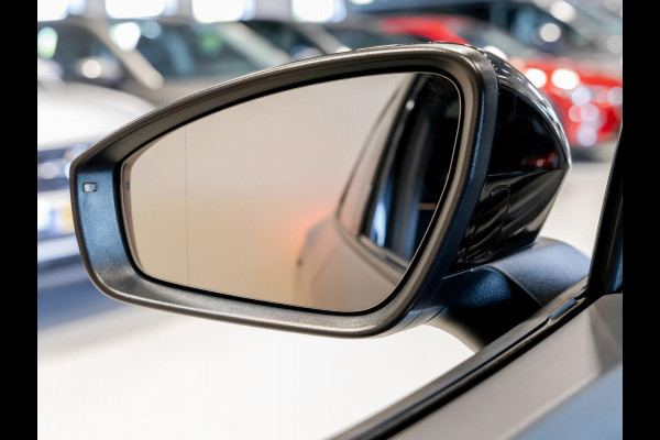 Volkswagen ID.4 Max 77 kWh SoH 95% 204pk / Panoramadak / Head up display / Memory / Achteruitrijcamera / Navigatie / Apple carplay /