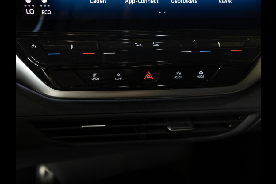 Volkswagen ID.4 Max 77 kWh SoH 95% 204pk / Panoramadak / Head up display / Memory / Achteruitrijcamera / Navigatie / Apple carplay /