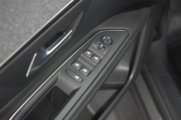Peugeot 3008 1.6 PLUG-IN HYbrid 225 Allure | Camera | Dodehoekdetectie | Navigatie