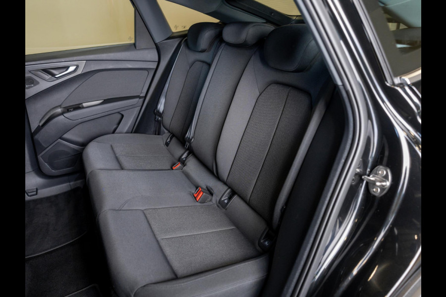 Audi Q4 Sportback e-tron 45 Edition 82 kWh 286pk / Trekhaak / Achteruitrijcamera / Panoramadak / Sonos / Adaptieve cruise conrtrol / Navigatie / Apple carplay /