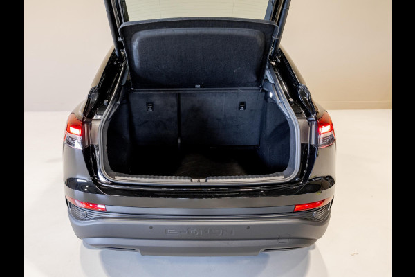 Audi Q4 Sportback e-tron 45 Edition 82 kWh 286pk / Trekhaak / Achteruitrijcamera / Panoramadak / Sonos / Adaptieve cruise conrtrol / Navigatie / Apple carplay /