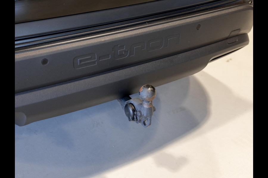 Audi Q4 Sportback e-tron 45 Edition 82 kWh 286pk / Trekhaak / Achteruitrijcamera / Panoramadak / Sonos / Adaptieve cruise conrtrol / Navigatie / Apple carplay /