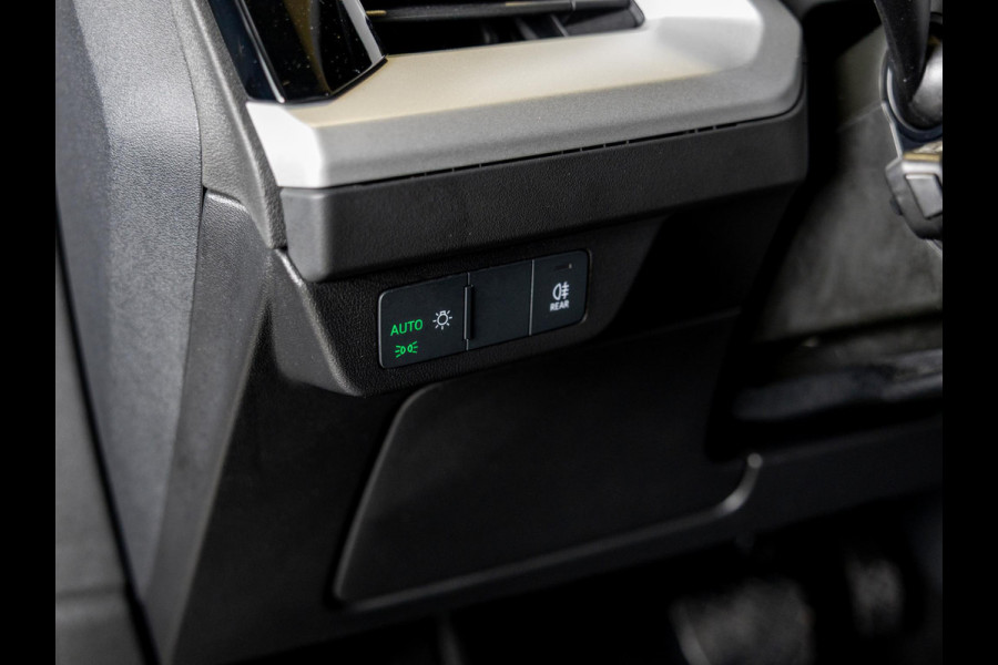 Audi Q4 Sportback e-tron 45 Edition 82 kWh 286pk / Trekhaak / Achteruitrijcamera / Panoramadak / Sonos / Adaptieve cruise conrtrol / Navigatie / Apple carplay /