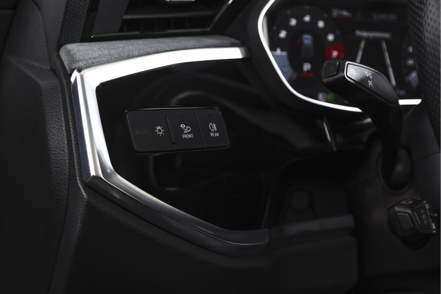 Audi Q3 Sportback 35 TFSI 150 PK S Edition 3xS-Line | S/K-Panodak | Dig. Cockpit | Adapt. Cruise | Stoelverw. | PDC | App. Connect | ECC | LM 20" |