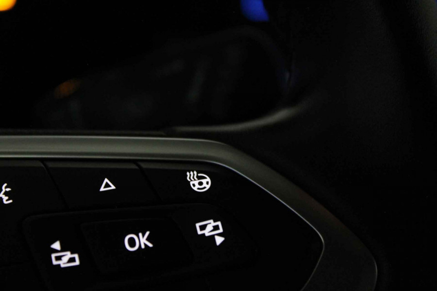 Volkswagen Golf 1.5 TSI Life Business > Dolphin Grey/Trekhaak/Camera/Winterpakket/Keyless/17inch...