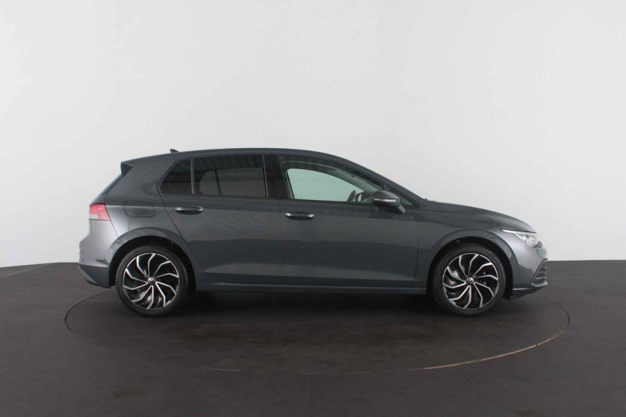 Volkswagen Golf 1.5 TSI Life Business > Dolphin Grey/Trekhaak/Camera/Winterpakket/Keyless/17inch...