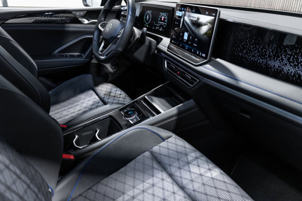 Volkswagen Tiguan 1.5 eTSI DSG R-Line Pano IQ Camera Black Edition