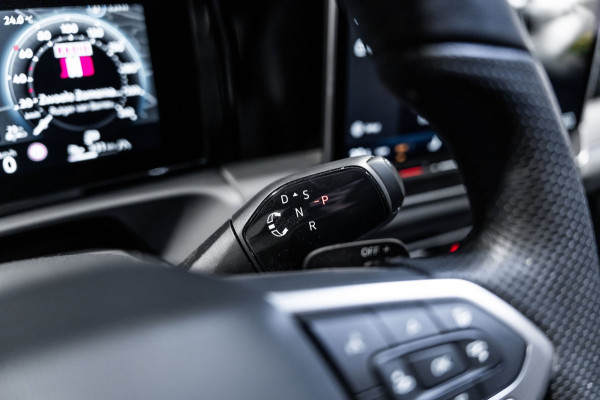 Volkswagen Tiguan 1.5 eTSI DSG R-Line Pano IQ Camera Black Edition