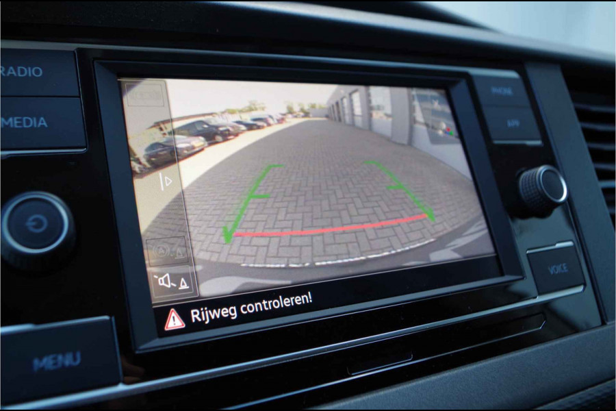 Volkswagen Transporter 2.0 TDI L2H1 28 > Camera / 150pk / klep / Apple Carplay/Android Auto |3612| lease ook mogelijk!