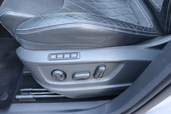 Škoda Kodiaq 1.5 TSI Sportline Business 7persoons org.NL pano-dak el.klep camera stuurverw. canton