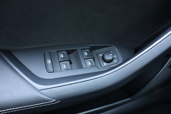 Škoda Kodiaq 1.5 TSI Sportline Business 7persoons org.NL pano-dak el.klep camera stuurverw. canton