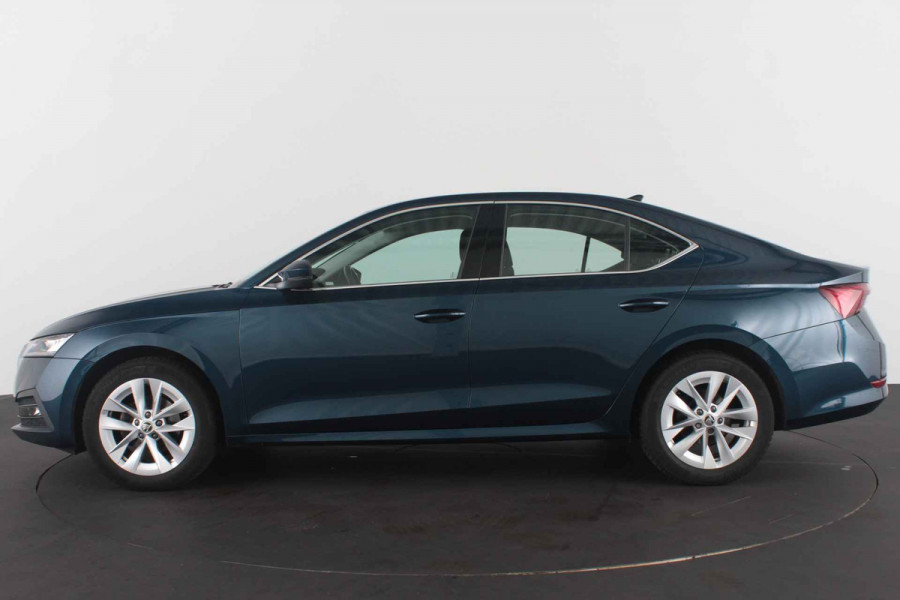 Škoda Octavia 1.5 e-TSI Business Edition Plus 150pk DSG/Lava Blue Metallic/Cruise control adaptief