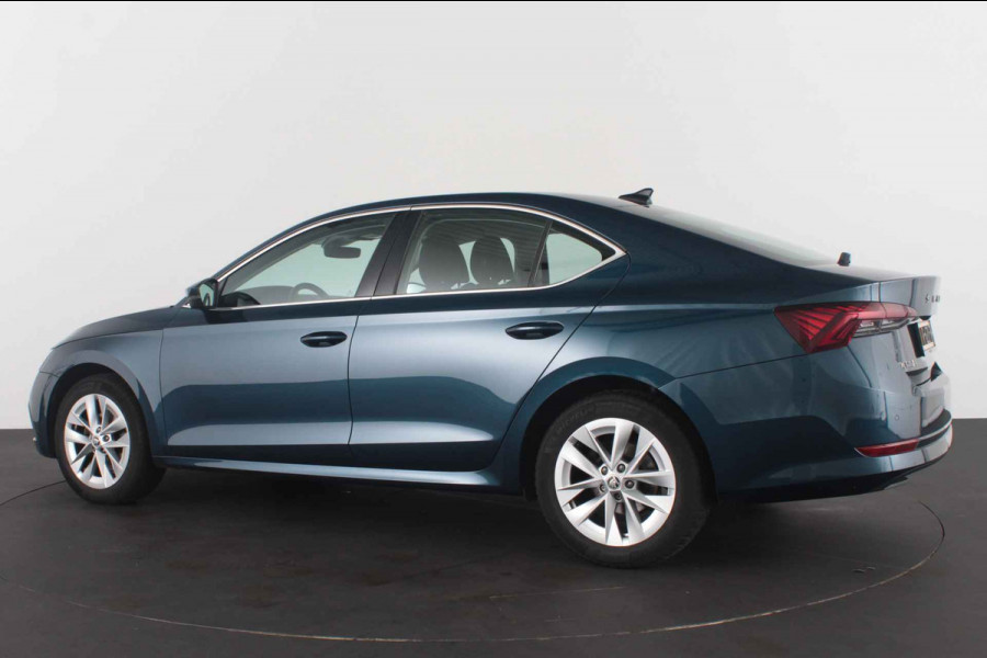 Škoda Octavia 1.5 e-TSI Business Edition Plus 150pk DSG/Lava Blue Metallic/Cruise control adaptief