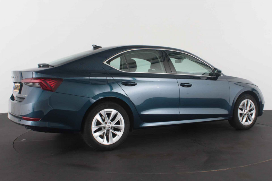 Škoda Octavia 1.5 e-TSI Business Edition Plus 150pk DSG/Lava Blue Metallic/Cruise control adaptief