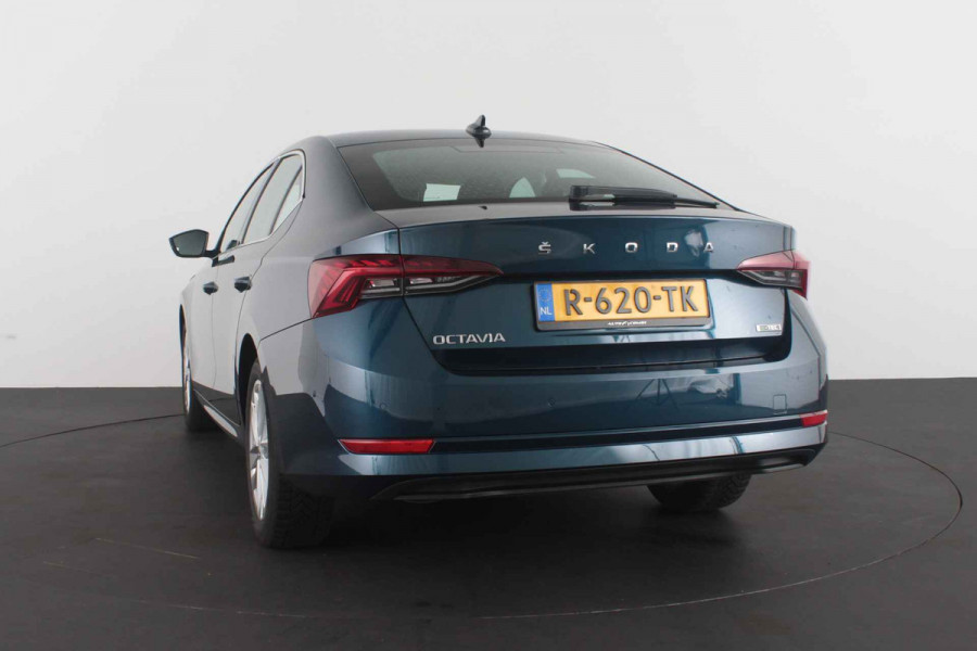 Škoda Octavia 1.5 e-TSI Business Edition Plus 150pk DSG/Lava Blue Metallic/Cruise control adaptief