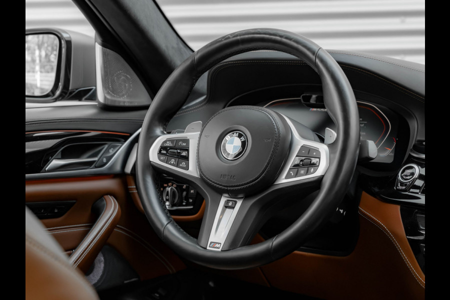 BMW 5 Serie M550i xDrive - Dak - Full Option - Bowers & Wilkins - NP 183.000