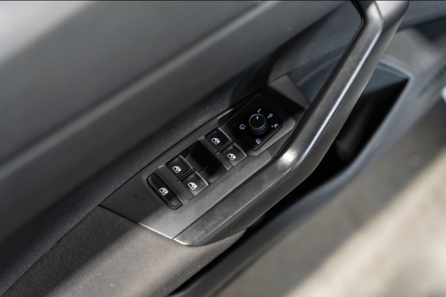 Volkswagen Polo 1.0 TSI R-line DSG Pano IQ Navi Camera