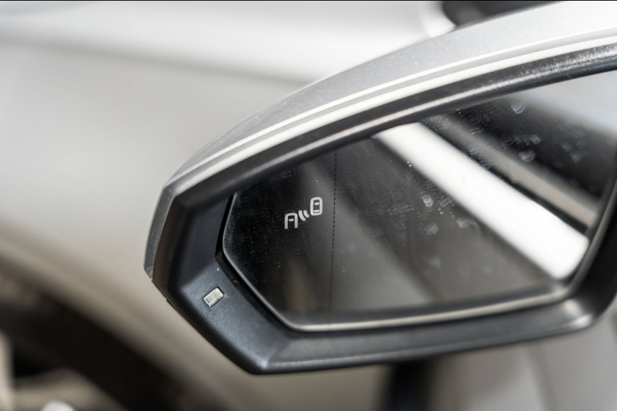 Volkswagen Polo 1.0 TSI R-line DSG Pano IQ Navi Camera