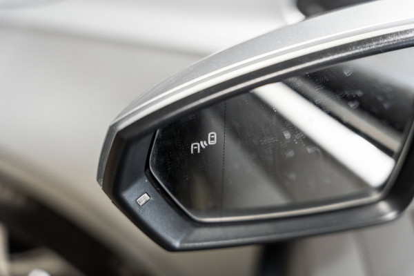 Volkswagen Polo 1.0 TSI R-line DSG Pano IQ Navi Camera