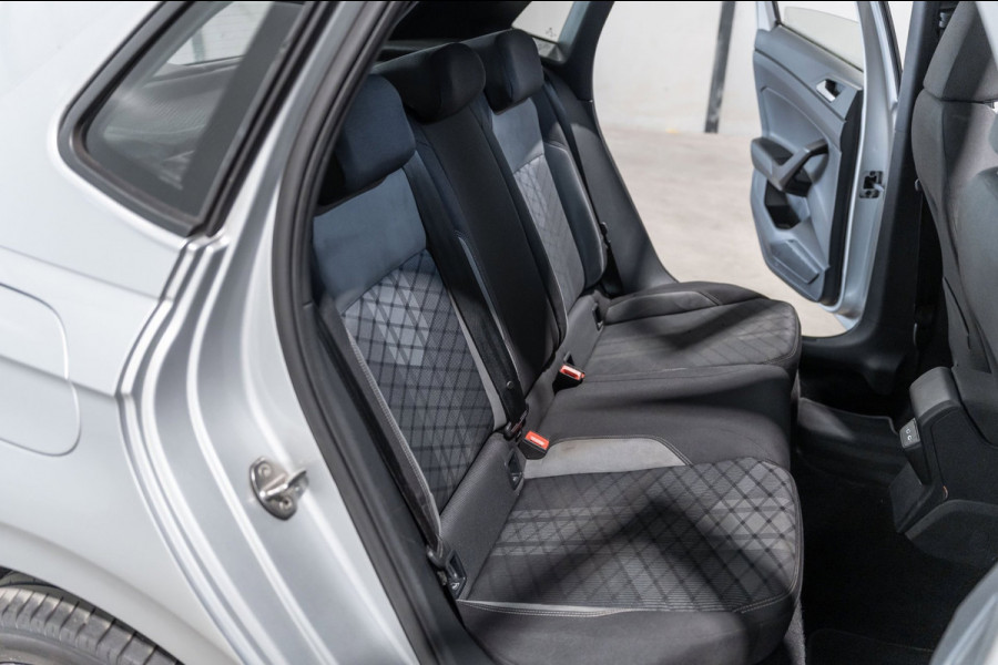Volkswagen Polo 1.0 TSI R-line DSG Pano IQ Navi Camera