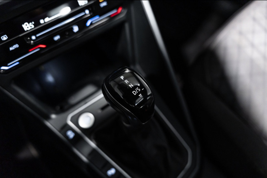 Volkswagen Polo 1.0 TSI R-line DSG Pano IQ Navi Camera
