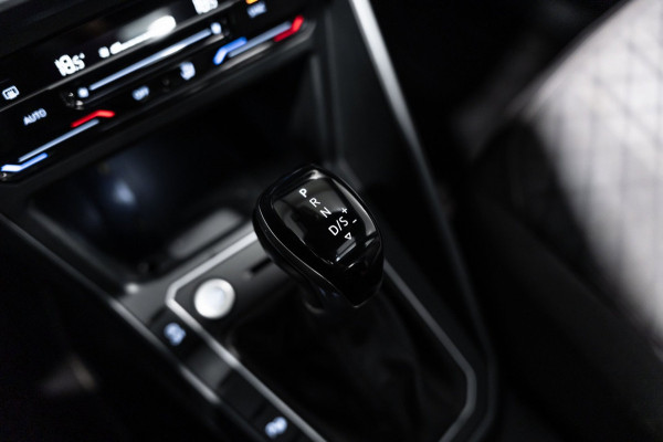 Volkswagen Polo 1.0 TSI R-line DSG Pano IQ Navi Camera