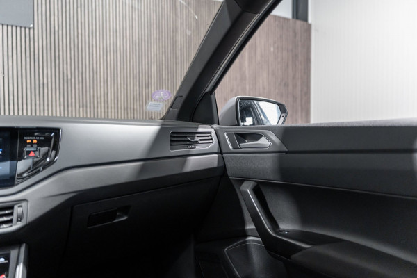 Volkswagen Polo 1.0 TSI R-line DSG Pano IQ Navi Camera