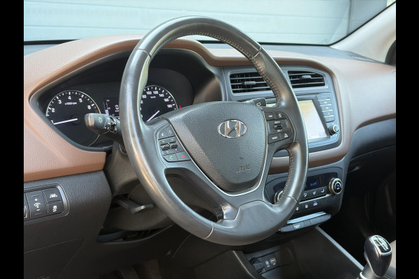 Hyundai i20 1.0 T-GDI Comfort 2e Eigenaar l Trekhaak l Navi l Camera l Carplay l Clima l Cruise l Rijstrooksensor l Pdc l N.A.P l Apk tot 05-2027