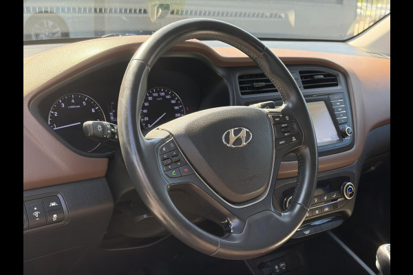 Hyundai i20 1.0 T-GDI Comfort 2e Eigenaar l Trekhaak l Navi l Camera l Carplay l Clima l Cruise l Rijstrooksensor l Pdc l N.A.P l Apk tot 05-2027