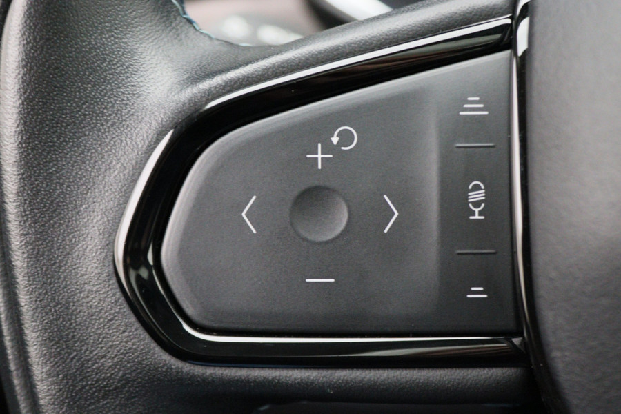 Lynk & Co 01 1.5 Plug-in Hybrid 360° Camera, Panoramadak, ACC, Apple Carplay, Infinity Sound, DAB, 20''