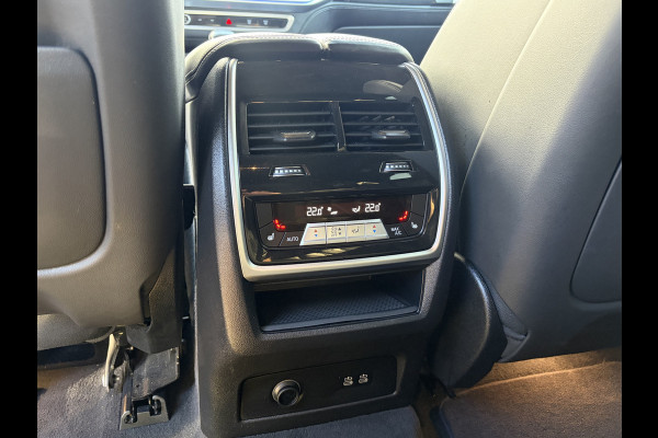 BMW XM PHEV 30 kWh Driving Assistant Professional B&W HUD Massage 360° Elek.Trekhaak Orig.NL BOMVOL!