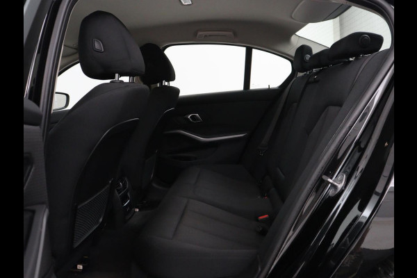 BMW 3 Serie 318i Business Edition | Cruise controle | Navigatie | Carplay | Park assist | Virtueel dahboard | NAP 123.477km