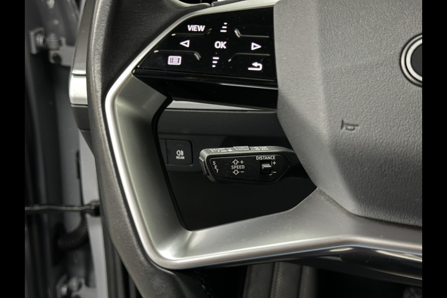 Audi Q4 e-tron 40 204PK 77 kWh | #RS-Leder | 5x Q4 OP VOORRAAD! | ACC | Sportstoelen | Getint Glas | MMI+ | Dynamic-Pakket | Stoelverwarming | Zwarte Hemelbekleding | LED | Lane Assist |