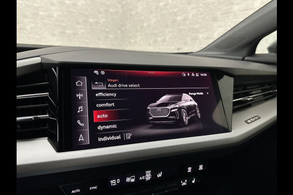 Audi Q4 e-tron 40 204PK 77 kWh | #RS-Leder | 5x Q4 OP VOORRAAD! | ACC | Sportstoelen | Getint Glas | MMI+ | Dynamic-Pakket | Stoelverwarming | Zwarte Hemelbekleding | LED | Lane Assist |