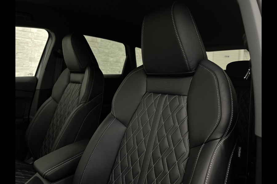 Audi Q4 e-tron 40 204PK 77 kWh | #RS-Leder | 5x Q4 OP VOORRAAD! | ACC | Sportstoelen | Getint Glas | MMI+ | Dynamic-Pakket | Stoelverwarming | Zwarte Hemelbekleding | LED | Lane Assist |