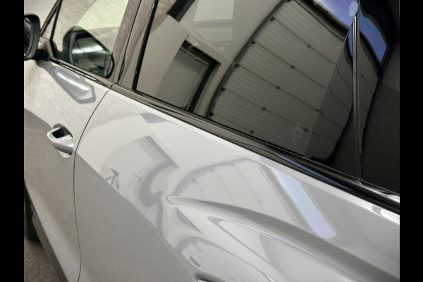 Audi Q4 e-tron 40 204PK 77 kWh | #RS-Leder | 5x Q4 OP VOORRAAD! | ACC | Sportstoelen | Getint Glas | MMI+ | Dynamic-Pakket | Stoelverwarming | Zwarte Hemelbekleding | LED | Lane Assist |