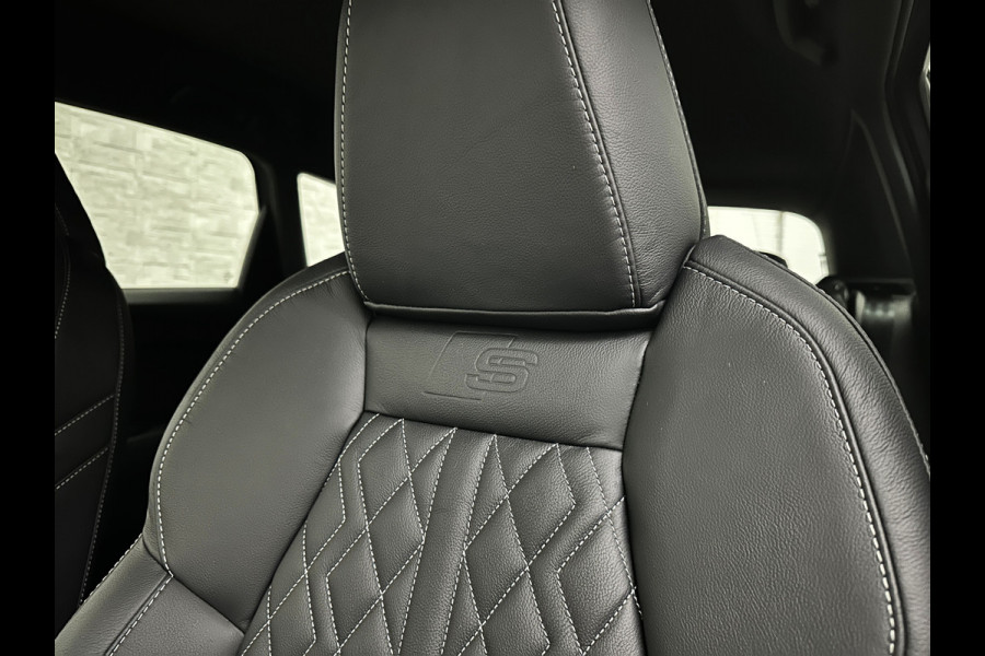 Audi Q4 e-tron 40 204PK 77 kWh | #RS-Leder | 5x Q4 OP VOORRAAD! | ACC | Sportstoelen | Getint Glas | MMI+ | Dynamic-Pakket | Stoelverwarming | Zwarte Hemelbekleding | LED | Lane Assist |